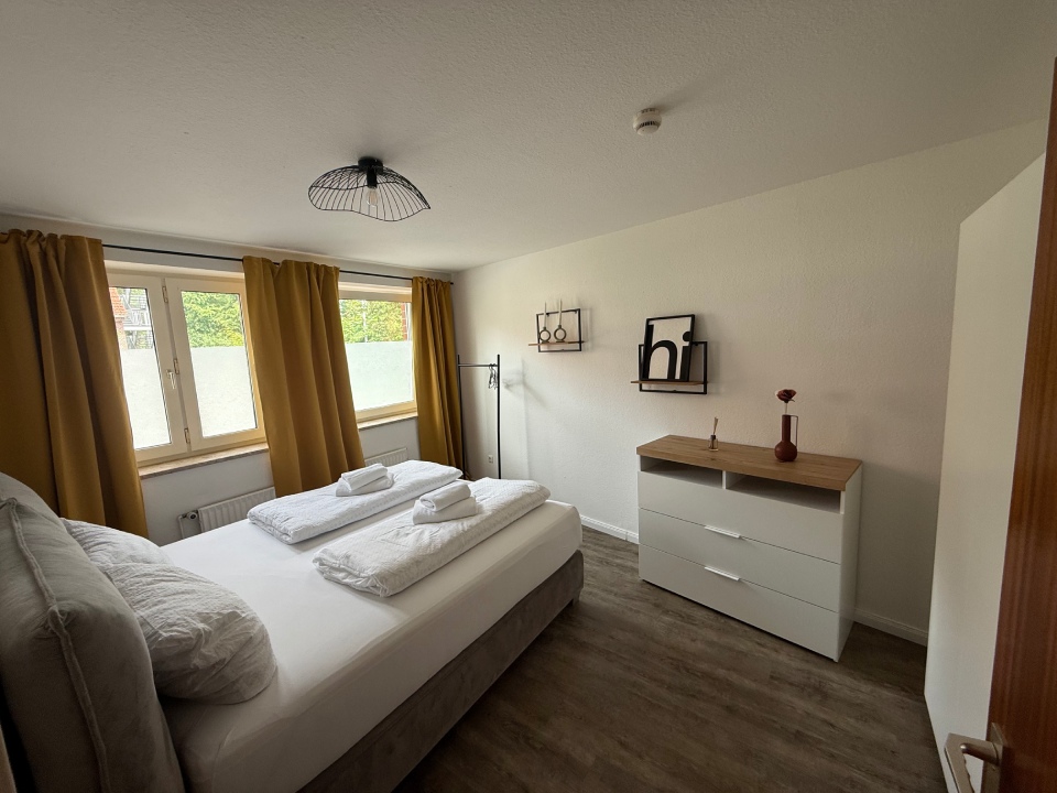 Helle Schlafzimmer mit Dekoration